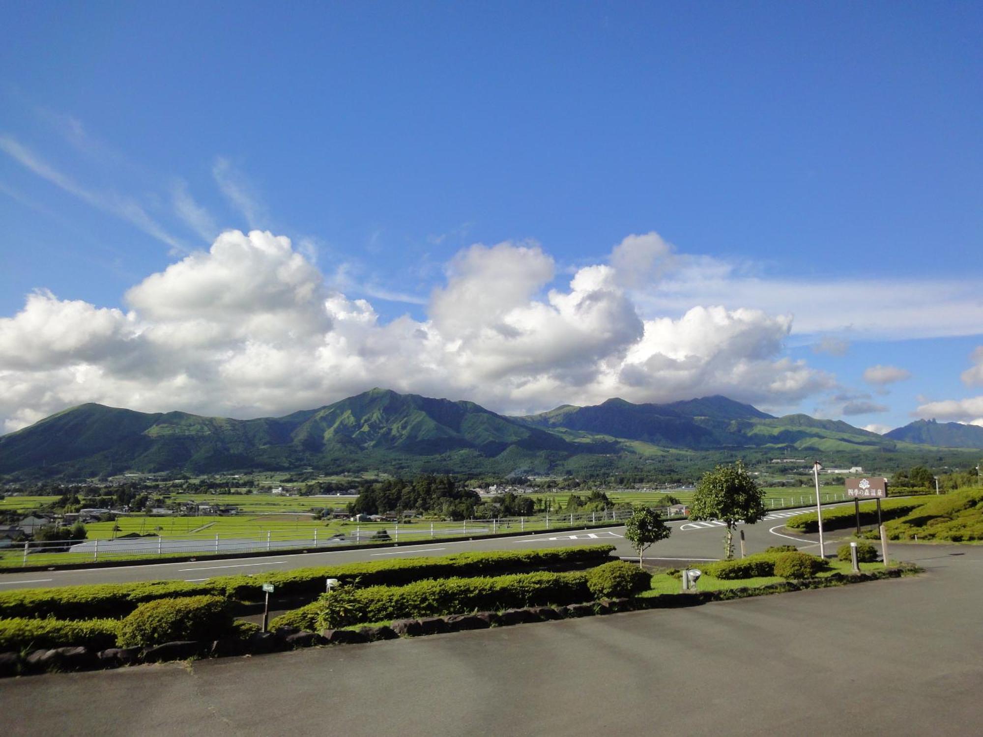 ชิกิโนะโมริ Hotel อะโซะ ภายนอก รูปภาพ